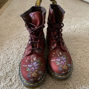 Rare floral Dr. Martens!!